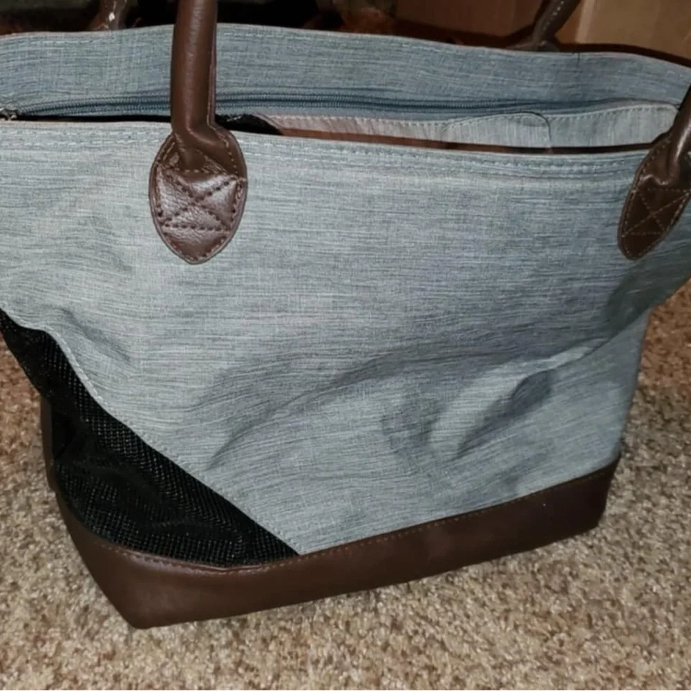 Dog carrier